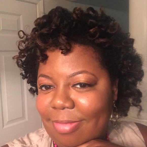 Meet your Posher, Danetra - Picture 1 of 1